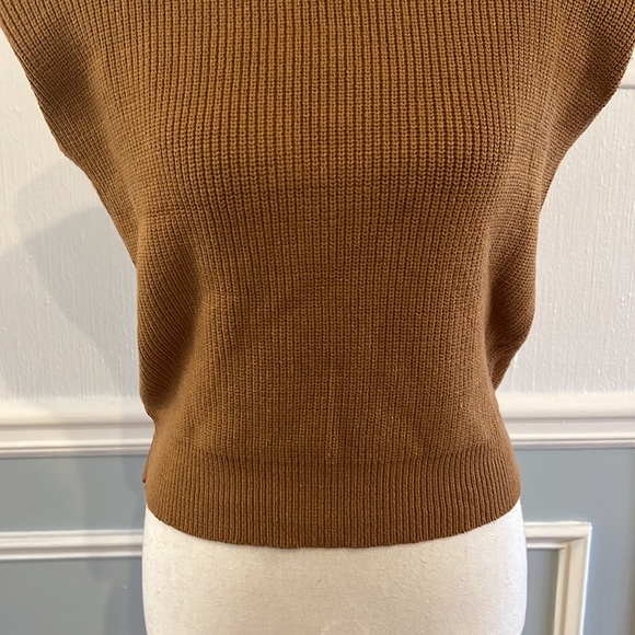 VINTAGE CLASSIC KNIT SWEATER SIZE SMALL - Picture 4 of 9